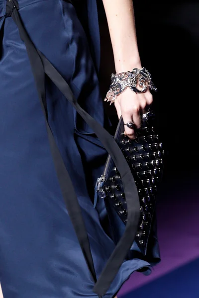 Look 75